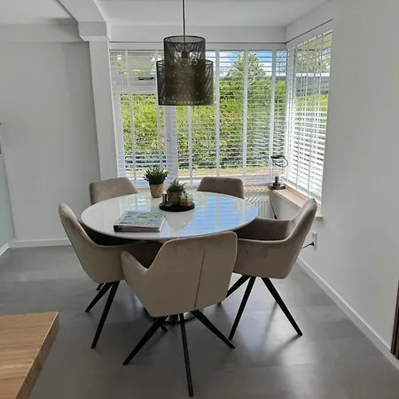Holiday home De Boet, Dicht Bij Duinen En Zee Warmenhuizen